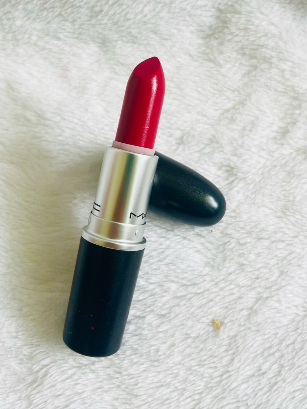 MAC Red Lipstick -Dallas 136 - Picture 2 of 4